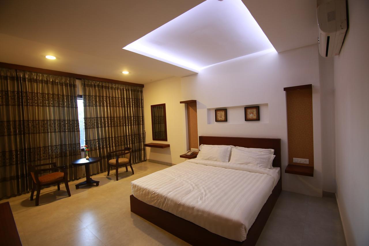Rouba Residency Hotel Ponnāni Kültér fotó