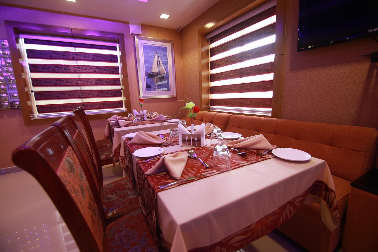 Rouba Residency Hotel Ponnāni Kültér fotó