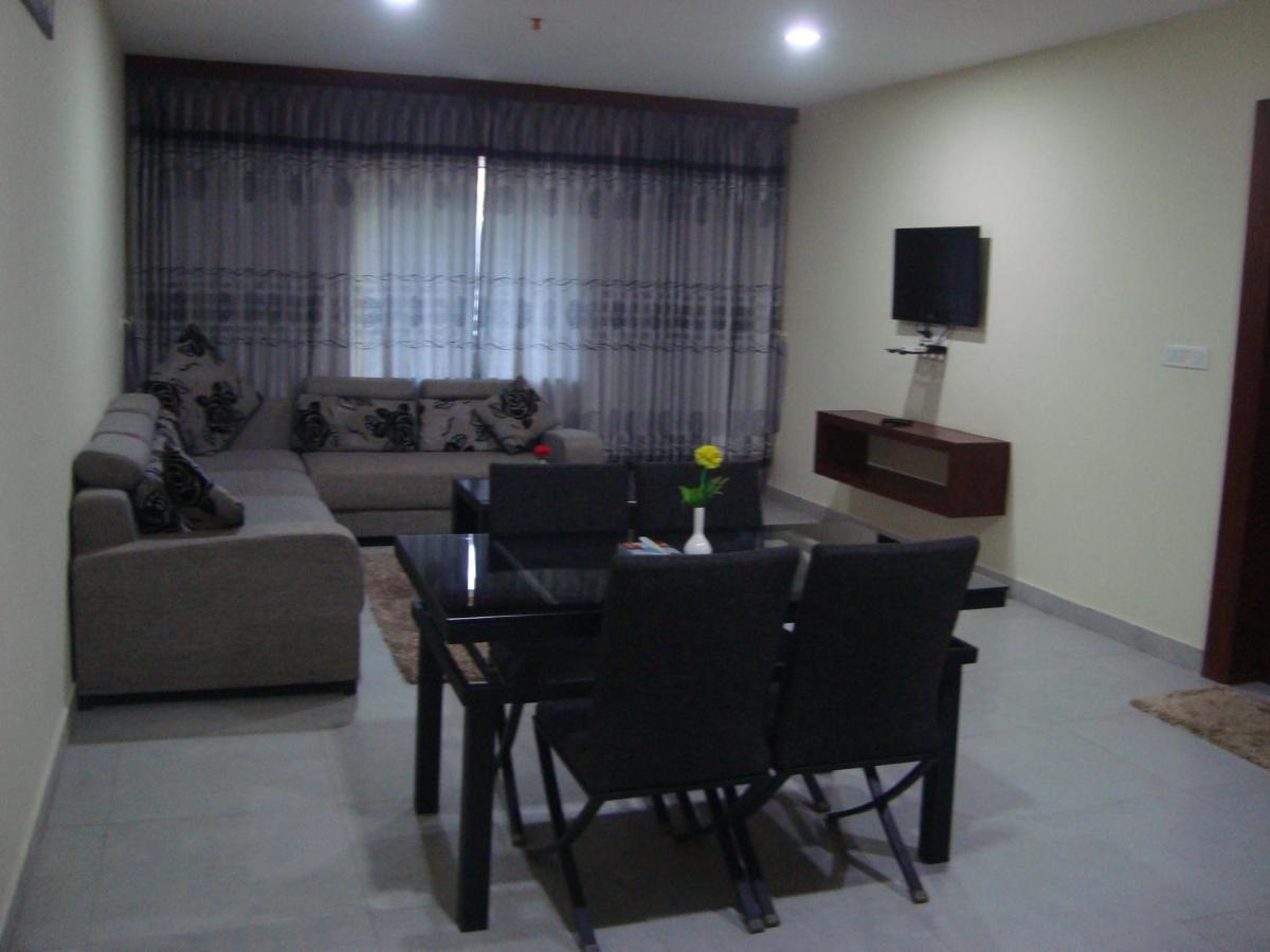 Rouba Residency Hotel Ponnāni Kültér fotó
