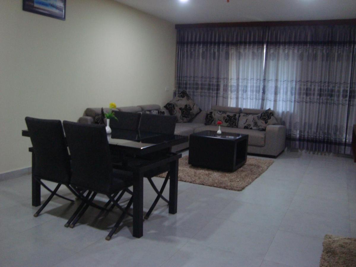 Rouba Residency Hotel Ponnāni Kültér fotó