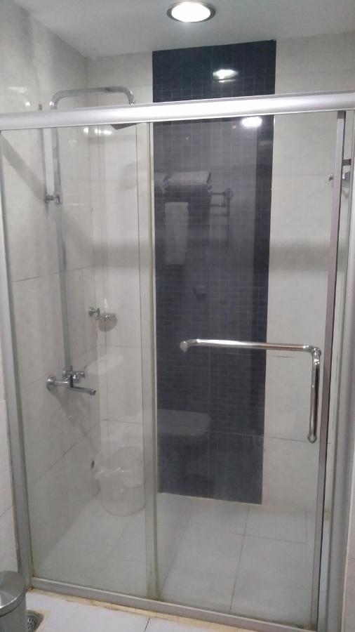 Rouba Residency Hotel Ponnāni Kültér fotó