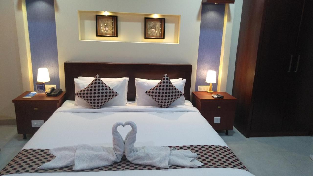 Rouba Residency Hotel Ponnāni Kültér fotó
