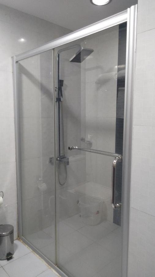 Rouba Residency Hotel Ponnāni Kültér fotó